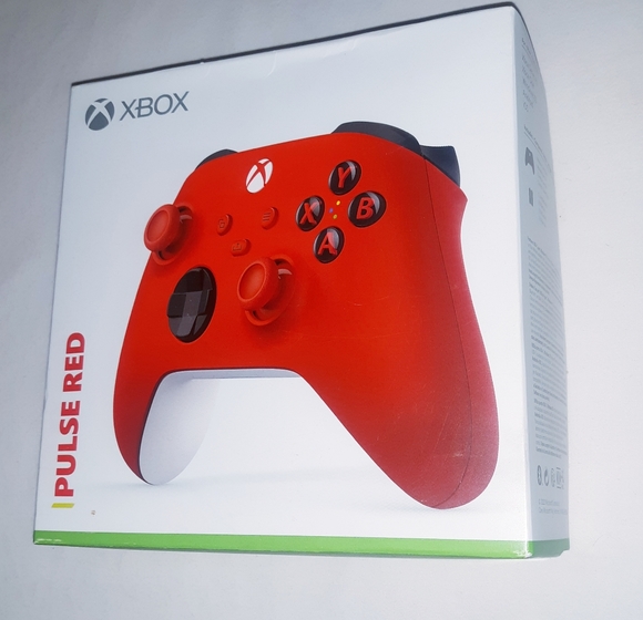 Xbox Pulse Red Core Wireless Controller - Picture 2 of 7